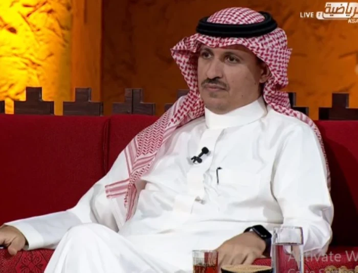 الناقد الزهراني يوجه انتقادات لاذعة لتعديلات شعارات الأهلي والنصر