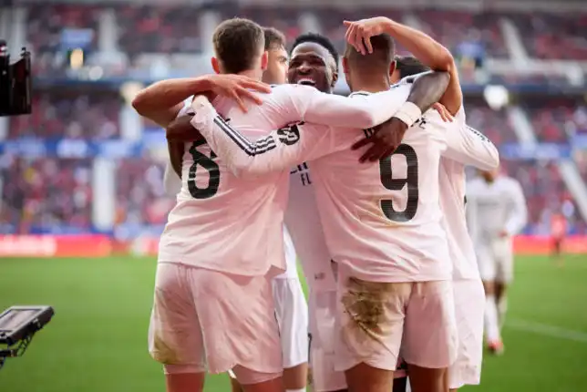 فالنسيا يحذر أرسنال: "البرنابيو سيكون جحيماً.. ريال مدريد يعرف كيف يفوز"