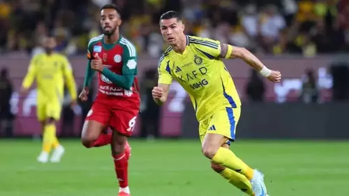 هزيمة النصر أمام الاتفاق بنتيجة 2-3 تضع الفريق في موقف صعب في سباق الدوري السعودي، مع تفاقم الأزمة الدفاعية وغياب العناصر الأساسية، مما يهدد مسيرة الفريق في المنافسات القادمة.