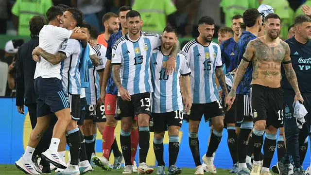 ندم برشلونة التاريخي.. كيف تجاهلت نصيحة ميسي وخسرت "وريث بيكيه"؟