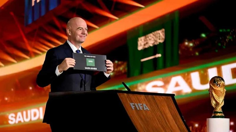 السعودية تخطو نحو تاريخ كروي جديد.. إنفانتينو: نستعد لأفضل مونديال في 2034