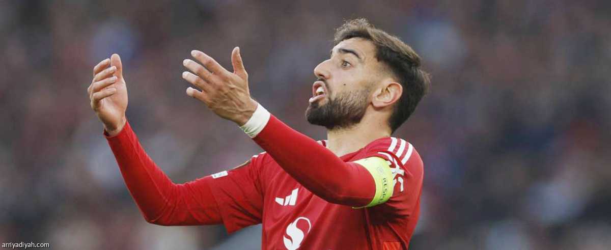 برونو فيرنانديز أمام مفترق طرق.. عرض ساحر من الهلال يهز مانشستر يونايتد