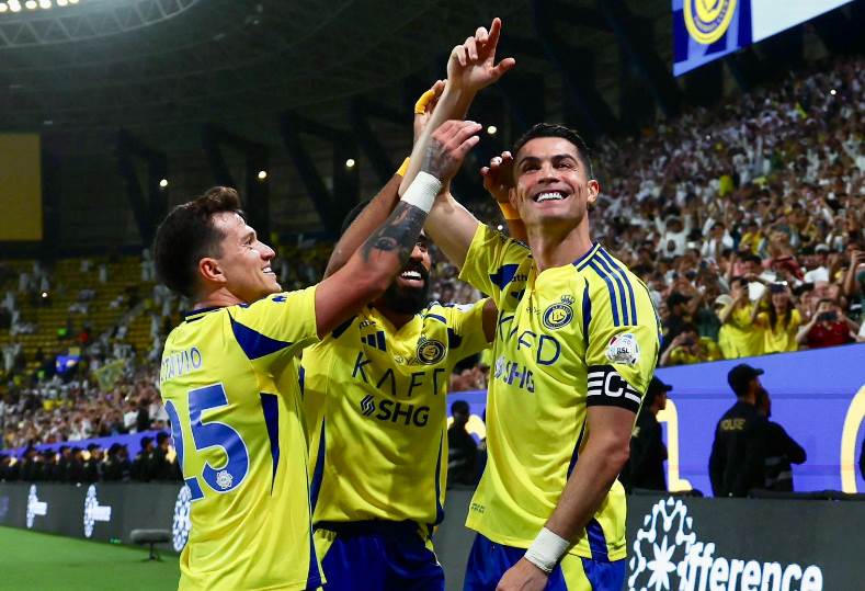 الاتفاق يهدي النصر بطاقة السوبر السعودي بعد انتصار تاريخي على الأهلي