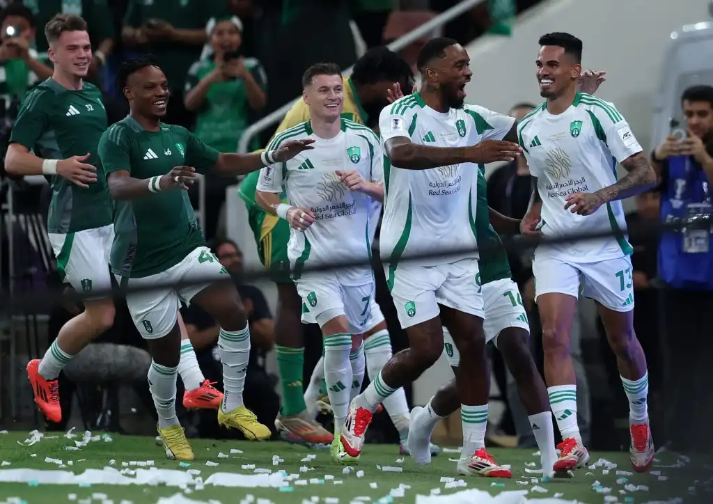الأهلي السعودي يدوّن اسمه في سجل الأبطال الآسيويين بلقبه التاريخي الأول