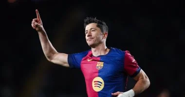 سجّل برشلونة أداءً هجوميًّا استثنائيًّا بتغلبه على فالنسيا بنتيجة 7-1 في اللقاء الذي جمعهما مساء الأحد على ملعب "لويس كومبانيس الأولمبي"