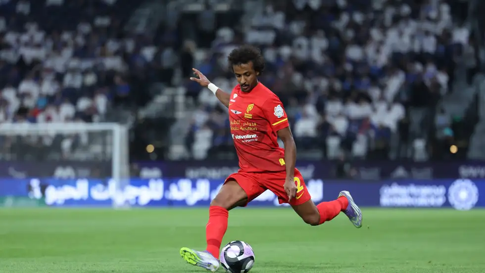 الشهراني يعاني من استمرار العقدة الهلالية مع فريقه القادسيا