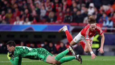 فليك يُعرب عن رغبته في استمرار تشيزني مع برشلونة بعد تألقه
