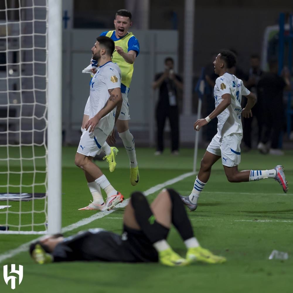 انتصار دراماتيكي للهلال.. قلب تأخره بهدفين أمام الفتح في مباراة مثيرة