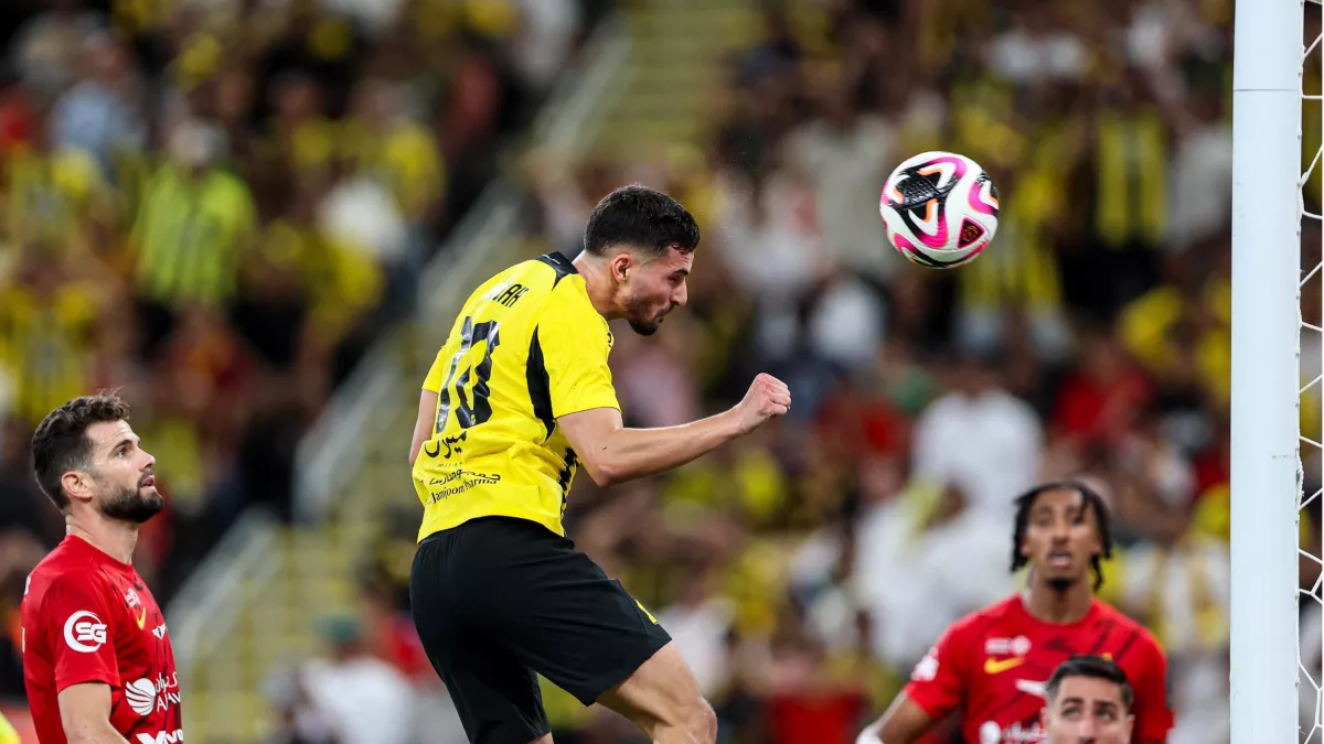 الاتحاد يحسم مصير حسام عوار.. استمرار الجزائري رغم العروض الأوروبية
