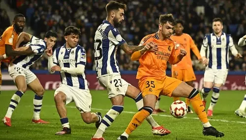 هتافات عنصرية توقف مباراة ريال مدريد وريال سوسييداد في كأس الملك