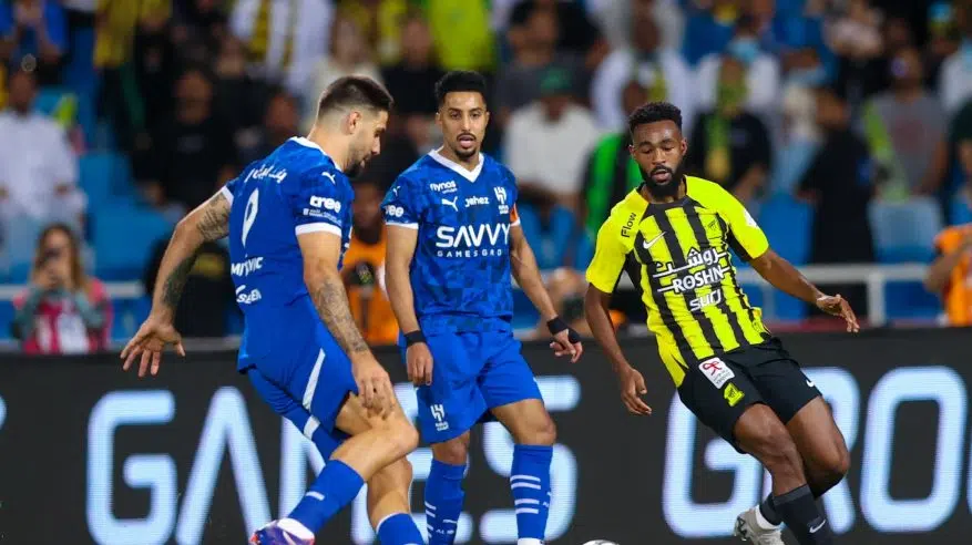 تستعد الجماهير لمباراة الاتحاد ضد الهلال في دوري روشن السعودي، المقررة يوم السبت على ملعب الإنماء. تعرف على موعد المباراة والقنوات الناقلة وتفاصيل الصراع على الصدارة.