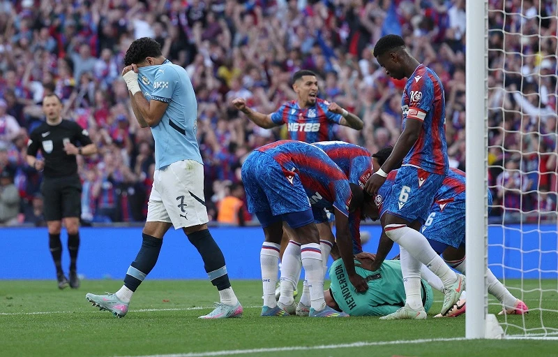 إنجاز تاريخي لكريستال بالاس.. يحطم أحلام مانشستر سيتي ويفوز بأول كأس اتحاد في تاريخه