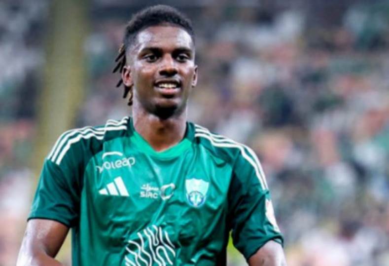 الهلال يتعاقد مع عبد الكريم دارسي في صفقة انتقال حر.. ويعزز صفوفه بلاجامي