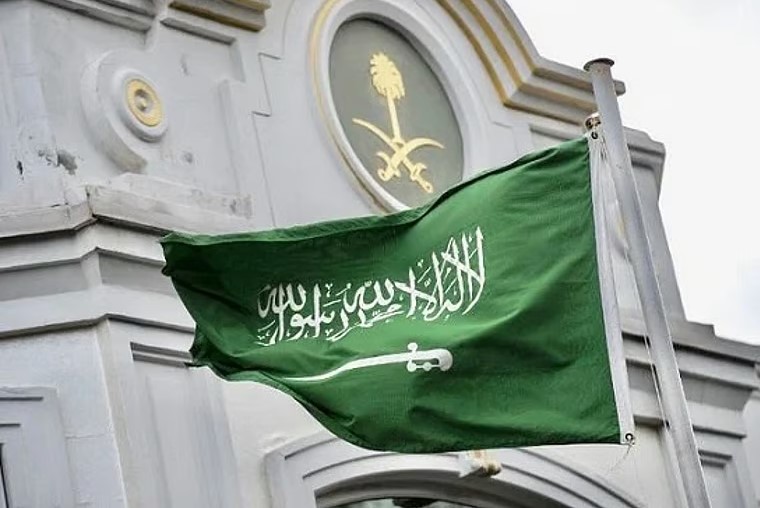 السفارة السعودية بالبحرين تعلن استعدادها الكامل لدعم مشجعي المنتخب في مباراة البحرين