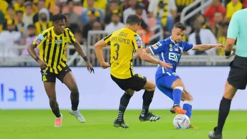 مفاجأة مدوية: تأجيل محتمل لكلاسيكو الاتحاد والهلال في دوري روشن