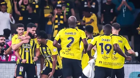 رئيس نادي الرياض يوجه اتهامات للحكم بعد خسارة فريقه أمام الاتحاد