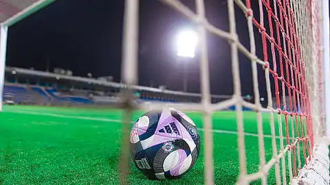"ديربي الرياض" يفقد نجومًا بارزة.. أبرز الغيابات في مواجهة النصر والهلال