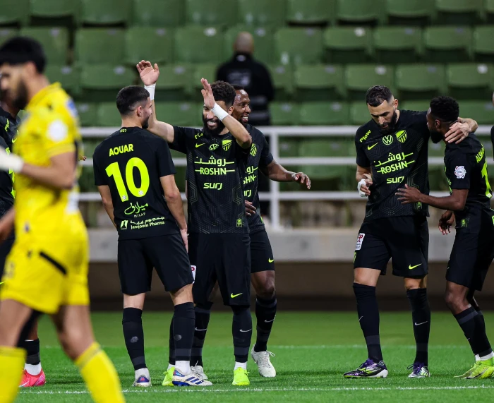 شهدت مباراة الاتحاد والتعاون في الدوري السعودي حدثًا استثنائيًا بتسجيل كريم بنزيما هدف الفوز في الدقيقة 90+5، ليقود فريقه للصدارة المؤقتة بفارق 3 نقاط عن الهلال. تابع تفاصيل المباراة الملتهبة وتحليل الترتيب.