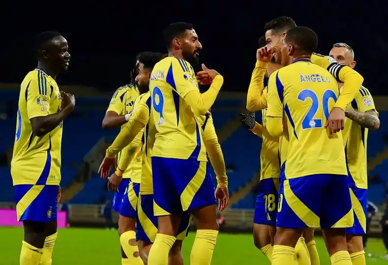 النصر يواجه ضمك في مواجهة تاريخية.. هل يكرر العالمي سطوته أم مفاجأة في انتظار ضمك؟