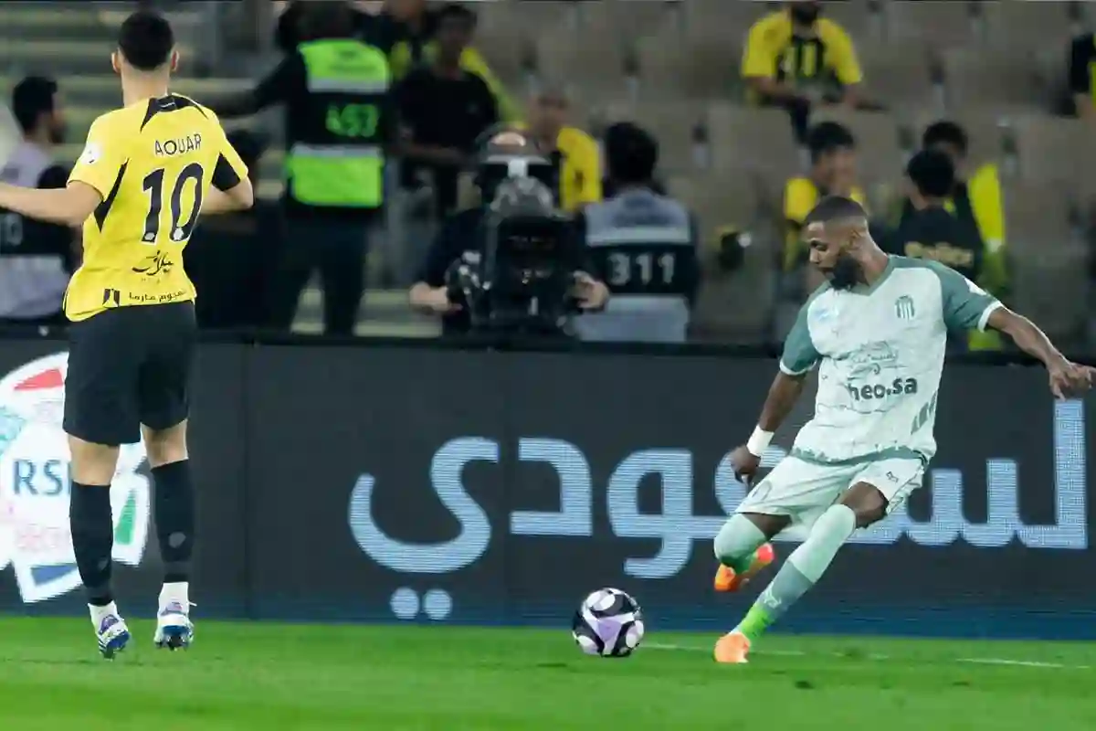 إبراهيم بابش يشكك في قرارات التحكيم بعد خسارة الرياض أمام الاتحاد