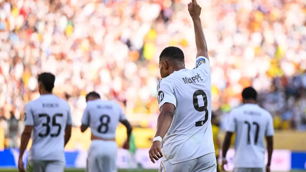 ريال مدريد يواجه باريس سان جيرمان في نصف نهائي كأس العالم للأندية بتشكيلات نارية
