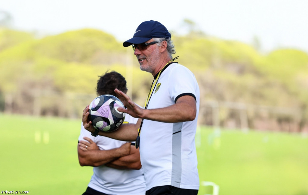 الاتحاد يعزز دفاعه بالتفاوض مع الناصر والعتيبي ويعاود محادثات الجليدان