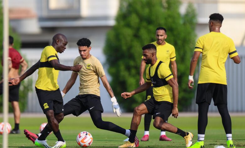 مدافع الاتحاد الألباني ماريو ميتاي يقترب من العودة للمشاركة في مباراة الكلاسيكو أمام الهلال بعد تحسن حالته البدنية وخضوعه لبرنامج تأهيلي مكثف، ما قد يشكل دعمًا دفاعيًا قويًا للفريق.