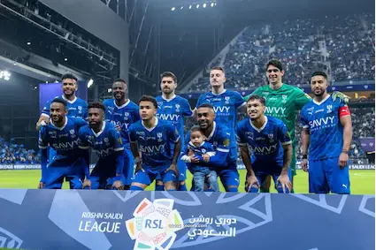 خبيران يؤكدان: "خطأ تحكيمي فادح في مباراة الهلال والتعاون"