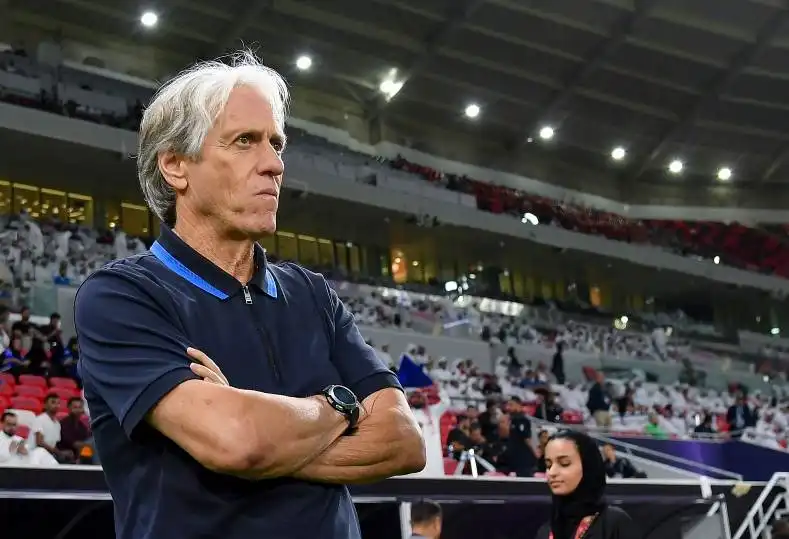الهلال ينهي عقد جيسوس رسميًا.. تفاصيل التسوية المالية والشرط الجزائي