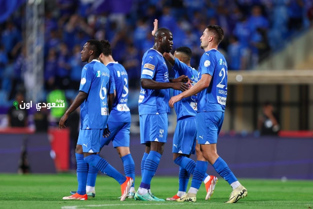 الهلال يواجه الفتح في مواجهة مصيرية بالدوري السعودي