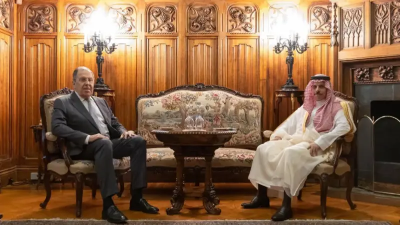 من موسكو إلى الرياض.. لافروف يثير الضجة بتهنئة غير متوقعة للهلال بعد إنجازه التاريخي