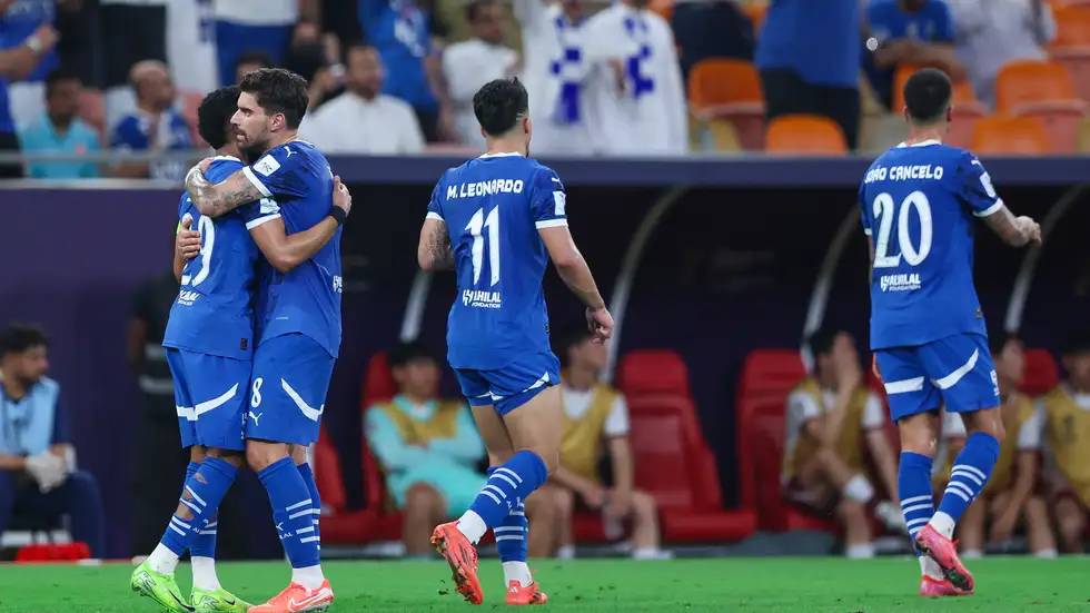 كل ما تريد معرفته عن موقعة الهلال والقادسية في ختام الدوري السعودي