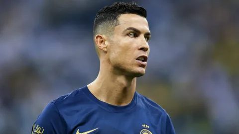 أزمة رونالدو مع النصر: بين الترقب البرازيلي ووعود الإدارة