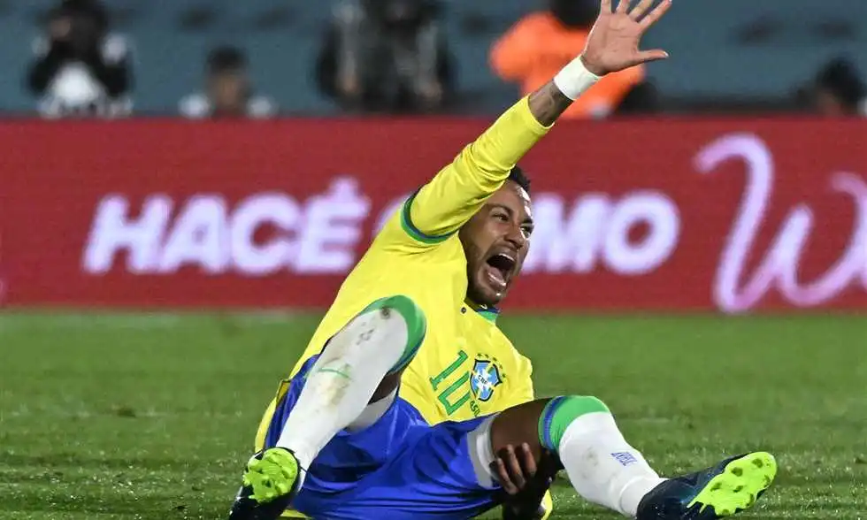 نيمار يواجه غياباً جديداً.. شهر على الأقل بعيداً عن الملاعب