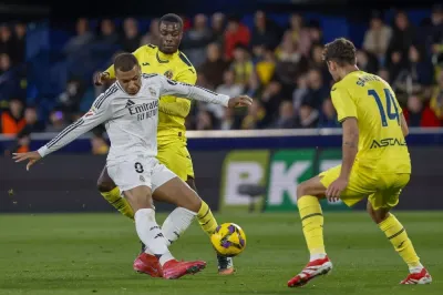 ثنائية مبابي تقود ريال مدريد للصدارة بعد فوز غالٍ على فياريال