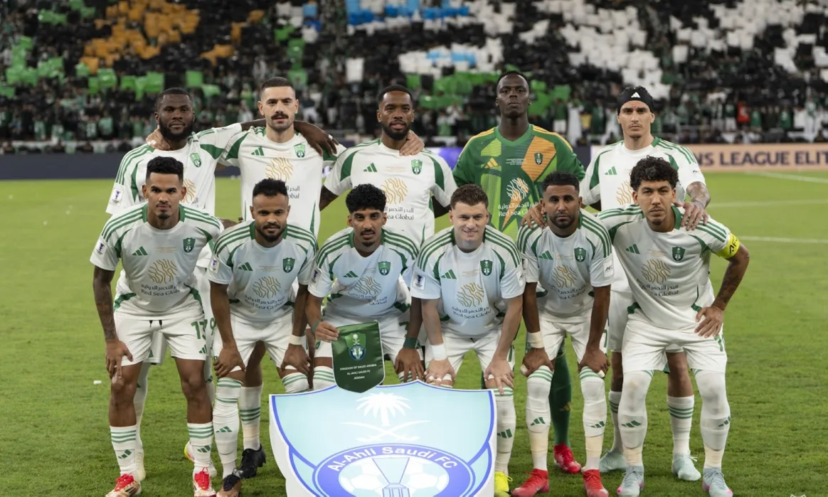 ثلاثي الأهلي يتألق في التشكيلة المثالية لدوري أبطال آسيا للنخبة