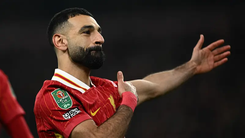 ليفربول يقترب من تمديد عقد محمد صلاح لعامين إضافيين