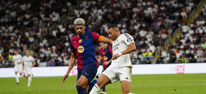 برشلونة يحسم الكلاسيكو الملحمي 4-3 ويقترب من لقب الليجا بعد معركة دامية مع ريال مدريد