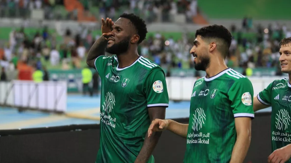 تطورات مفاجئة.. فيورنتينا الإيطالي يطارد فرانك كيسيه نجم الأهلي