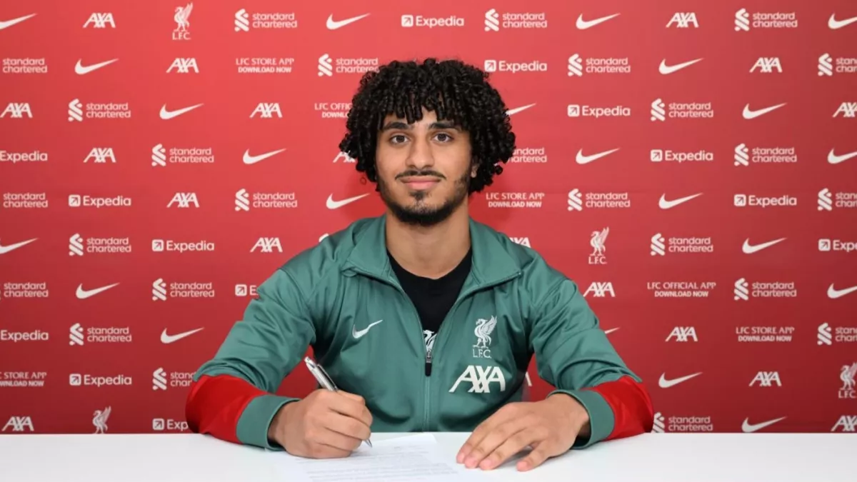 ليفربول يضم الموهبة المصرية كريم أحمد بعقد احترافي طويل الأمد