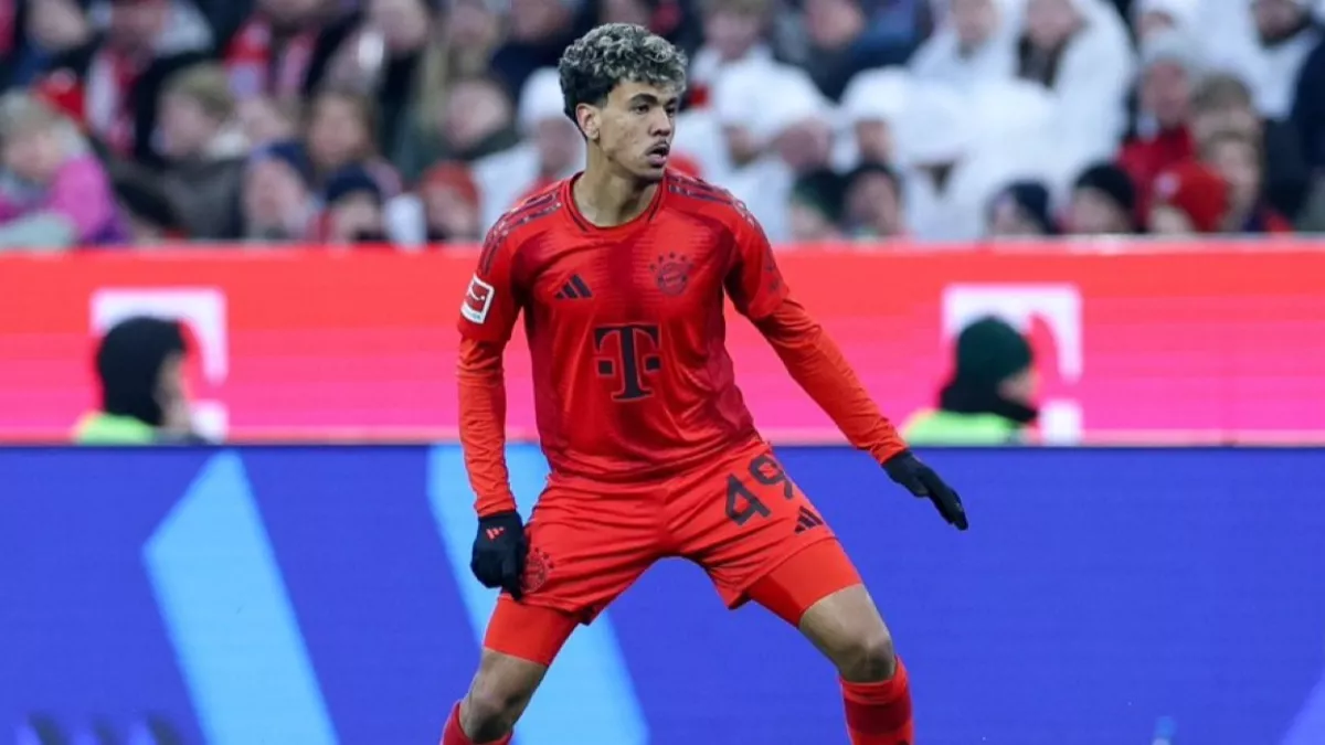 إيفرتون يقدم عرضاً رسمياً لضم آدم أزنو مدافع بايرن ميونخ