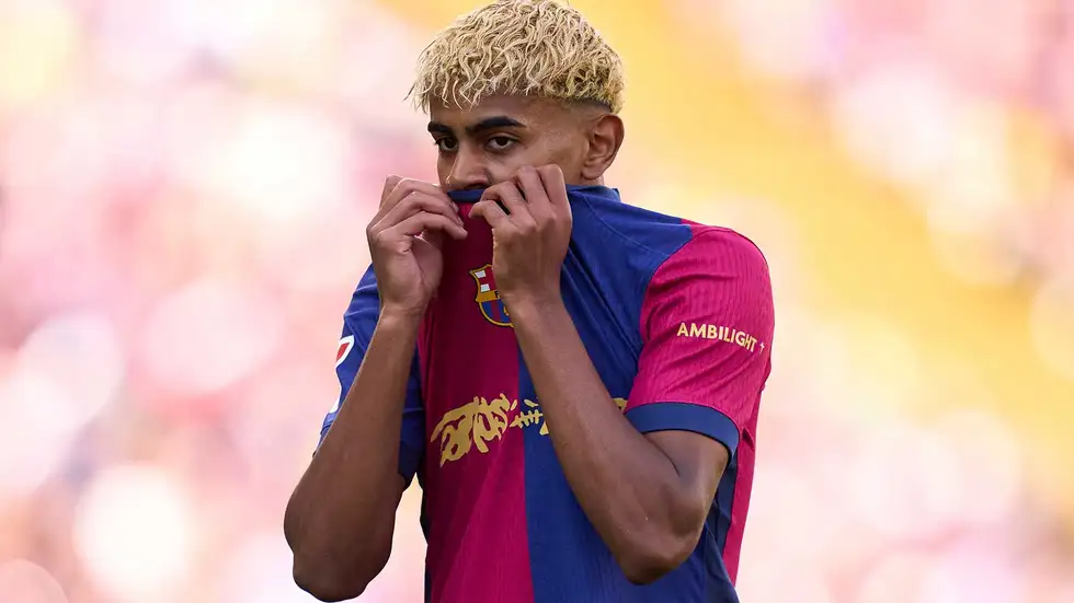 برشلونة يعلن تجديد عقد لامين يامال رسمياً رغم العاصفة الإعلامية