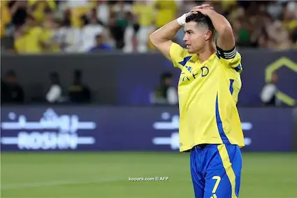 "رونالدو يثير الجدل.. وبيولي في موقف صعب بعد استبدال النجم البرتغالي"