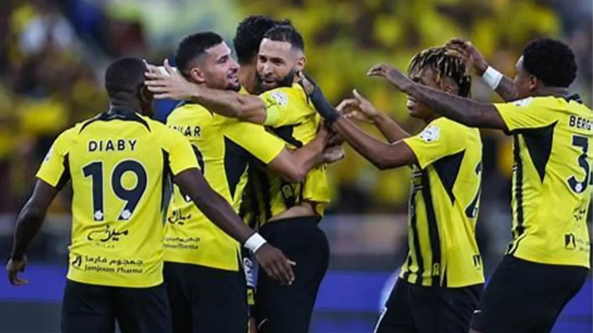 ضربة للاتحاد.. غياب بنزيما عن مواجهة الفتح في دوري روشن بسبب الإصابة
